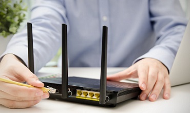Przyłącza internetowe i światłowodowe